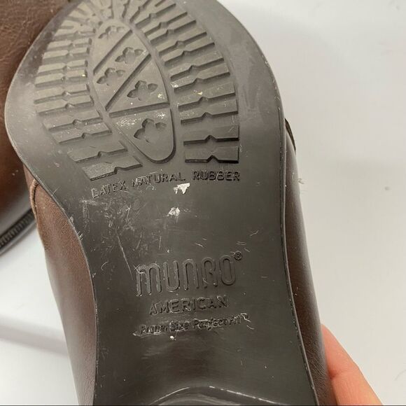 Munro Brown Leather Booties Size 7WW - Picture 5 of 8